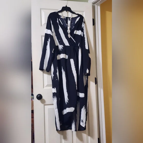 SHEIN Black and White Wrap Sundress FREE NECKLACE!! - Picture 4 of 5